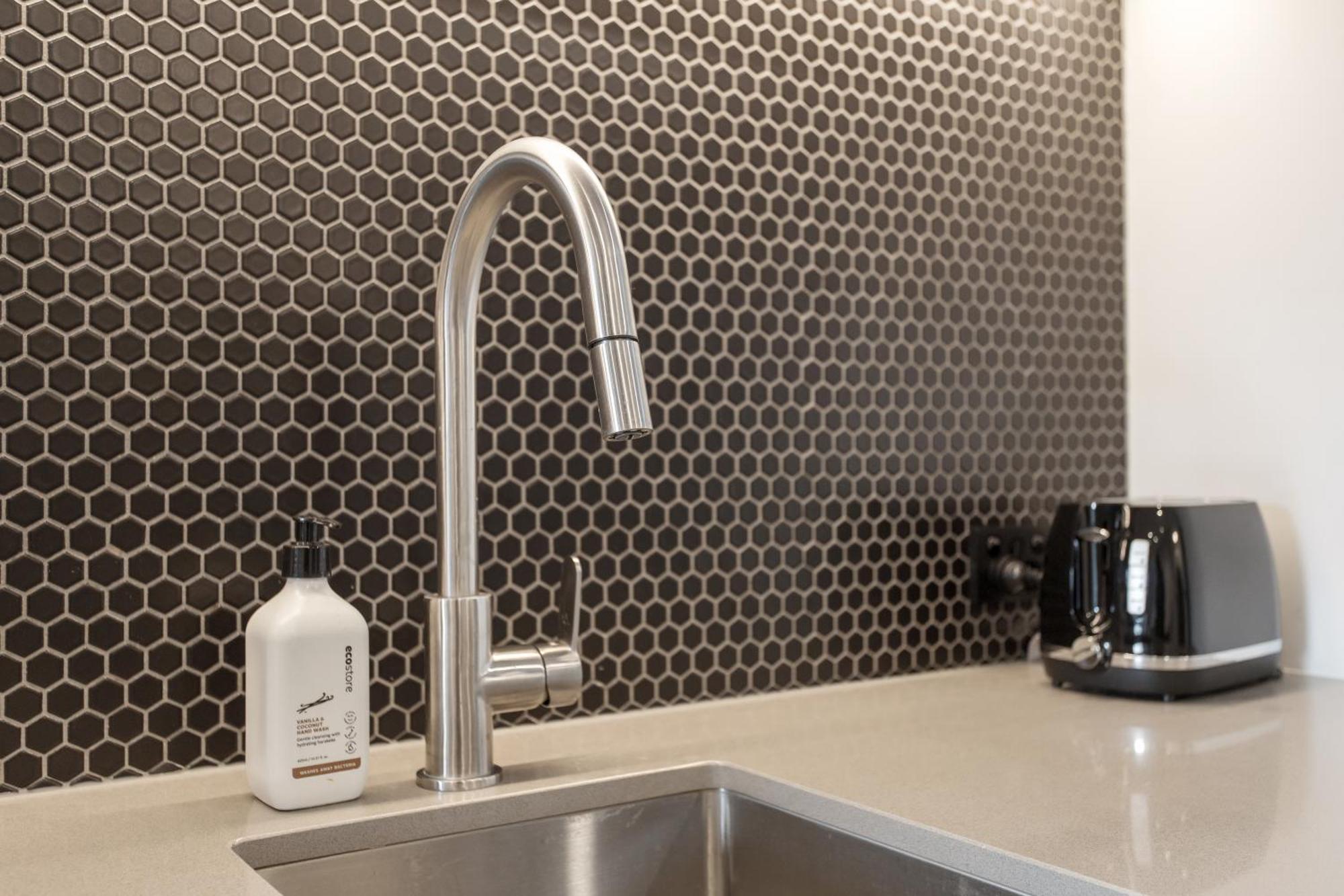 Spring Special Cbd Free Parking Apartment Christchurch Ngoại thất bức ảnh